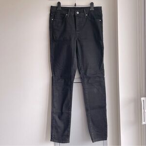 💗 LEVI’S Black Skinny Jeans